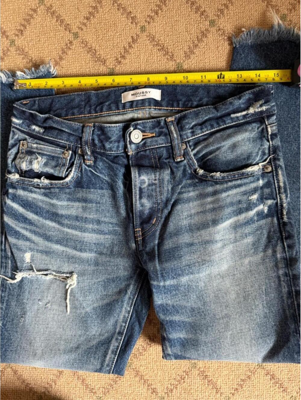 Moussy Vintage Franconia Straight distressed jeans. 26